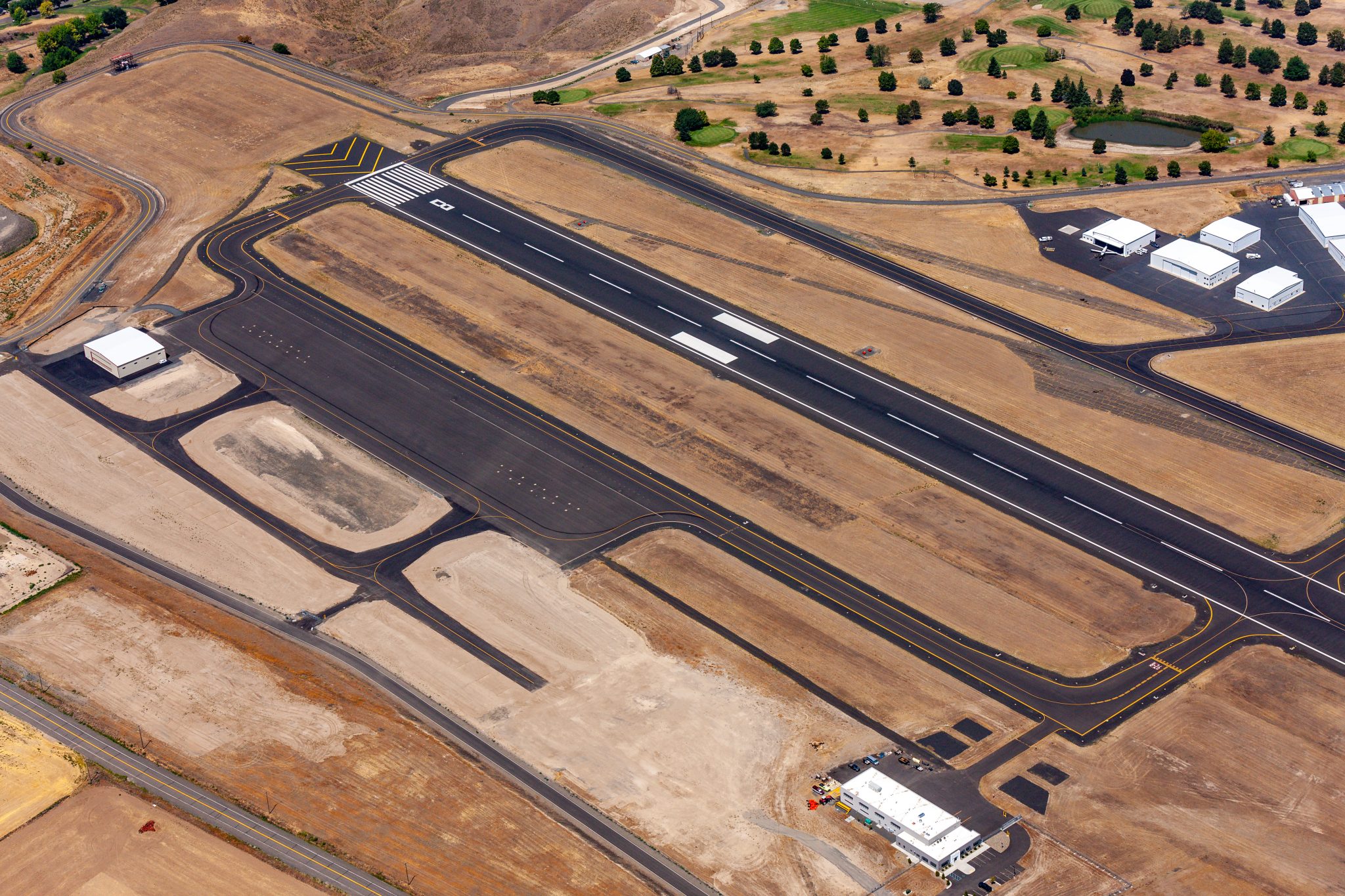 Hangars Commercial Operations Lewiston Nez Perce County Airport   Lewiston Airport South Taxiways Deliverable 7 30 23 024 2048x1365 